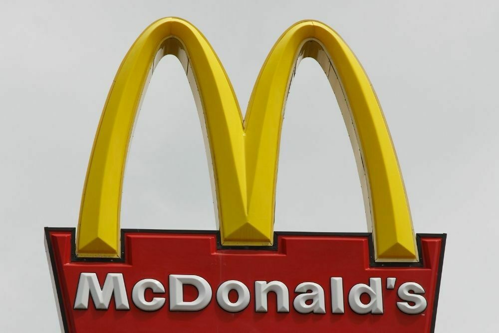 Can Dogs Eat McDonalds? (Dog Friendly McDonald’s Food List)
